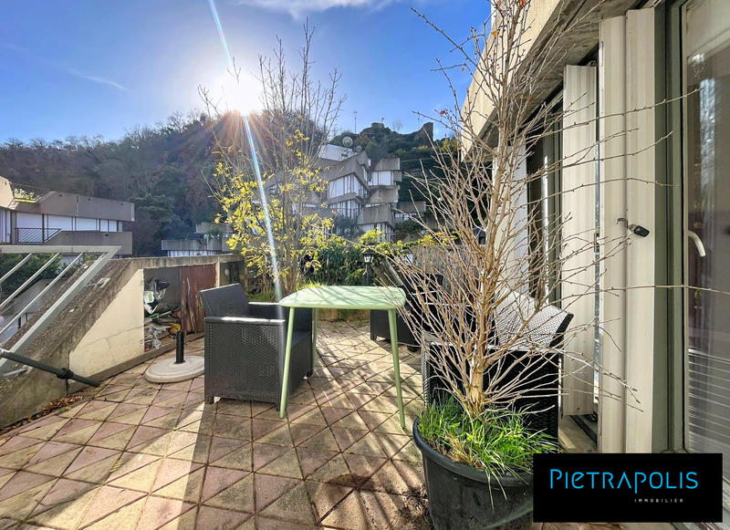 Appartement - 86 m² - 4 pièces