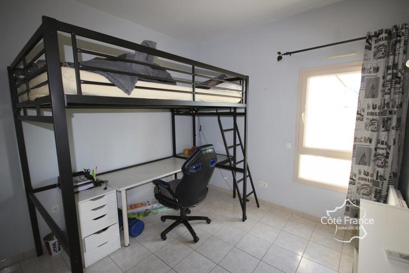 Maison - 212 m² - 9 pièces