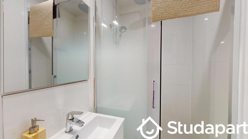 Chambre - 11 m² - 1 pièce