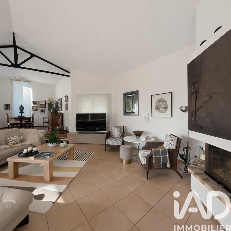 Maison - 350 m² - 6 pièces