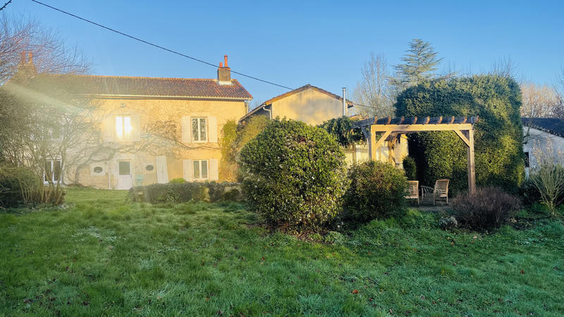 Maison - 231 m² - 8 pièces