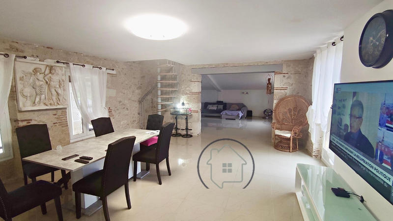 Maison - 217 m² - 5 pièces