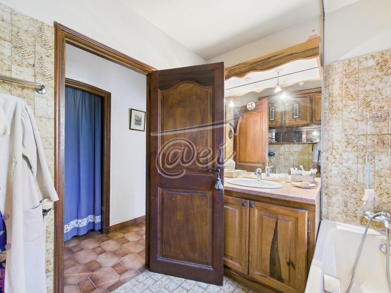 Villa - 214 m² - 7 pièces