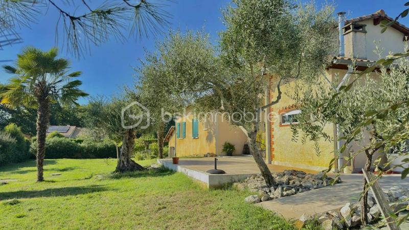 Maison traditionnelle - 165 m² - 6 pièces