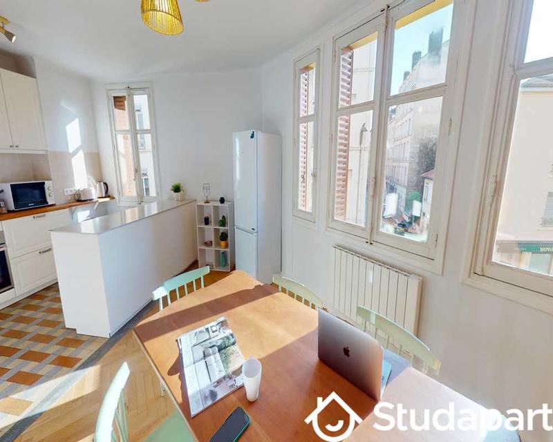 Chambre - 140 m² - 1 pièce