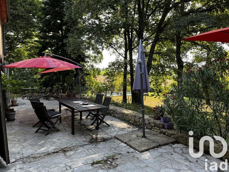 Maison - 280 m² - 9 pièces