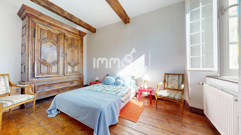 Maison - 210 m² - 9 pièces