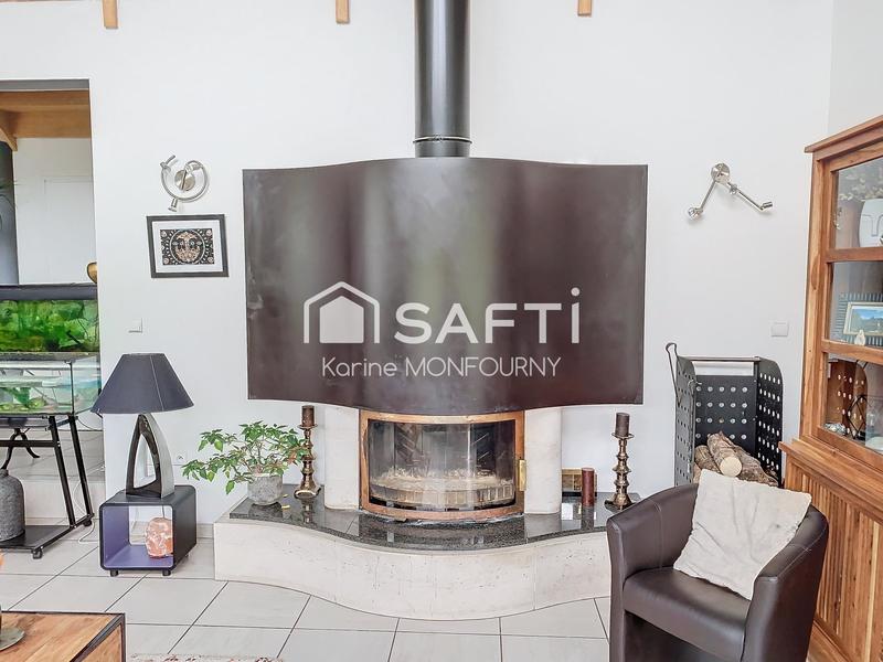 Maison - 212 m² - 7 pièces