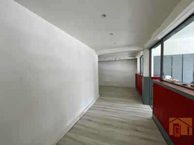 Local commercial - 218 m²