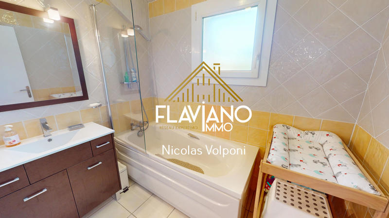 Appartement - 188 m² - 6 pièces