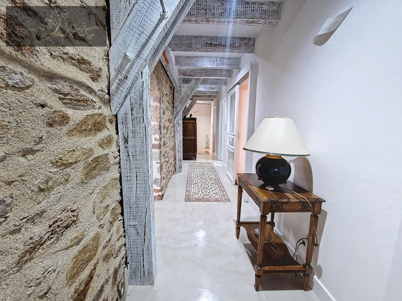 Maison - 272 m² - 6 pièces