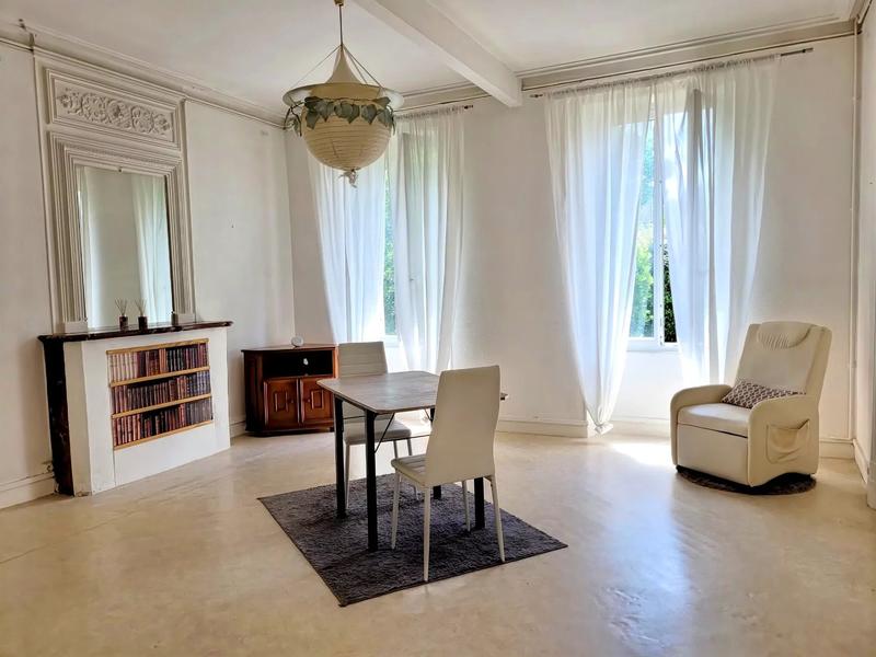 Maison - 470 m² - 18 pièces