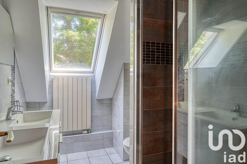 Maison - 222 m² - 9 pièces