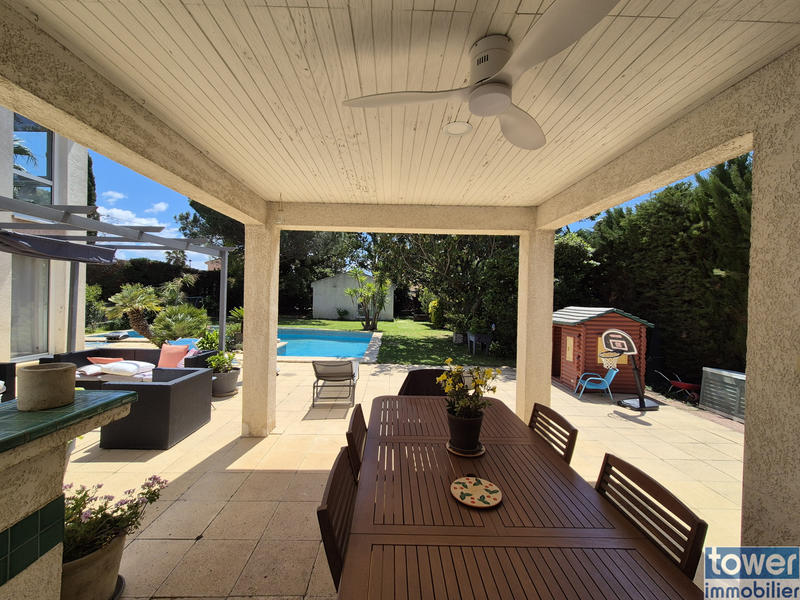 Maison - 210 m² - 8 pièces