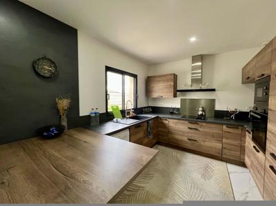 Maison - 140 m² - 6 pièces