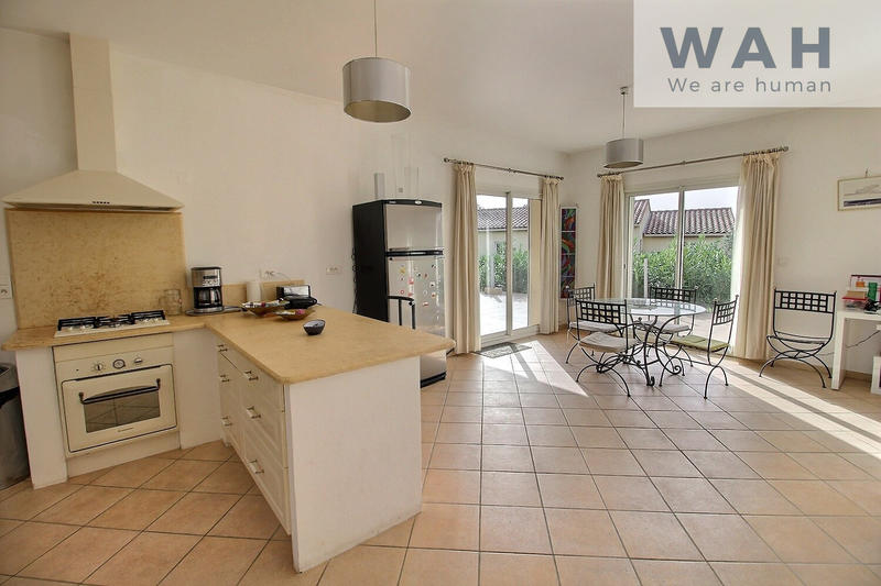 Maison - 202 m² - 6 pièces