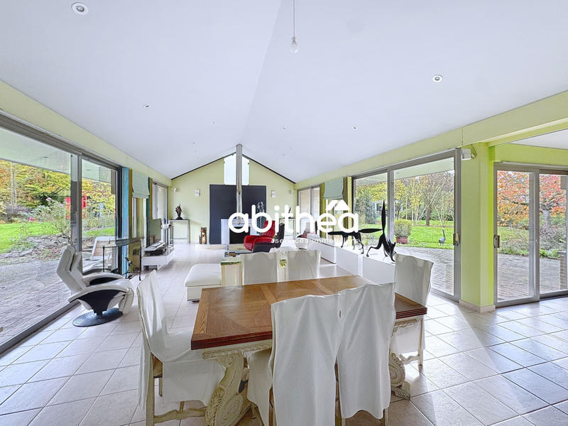 Maison - 368 m² - 9 pièces