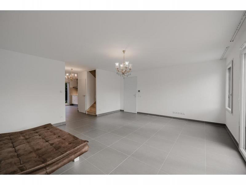 Maison jumelée - 112 m² - 6 pièces