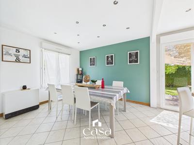 Maison - 137 m² - 6 pièces