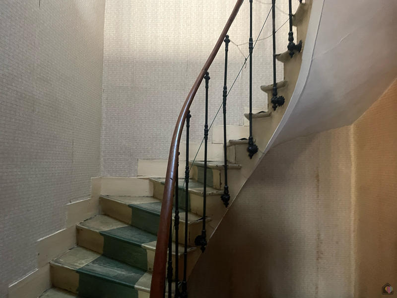 Maison - 215 m² - 10 pièces