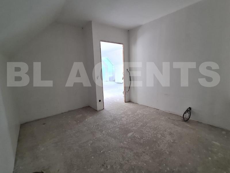 Maison - 180 m² - 8 pièces