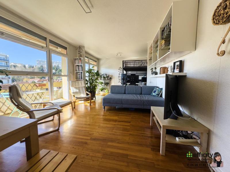 Appartement - 83 m² - 4 pièces