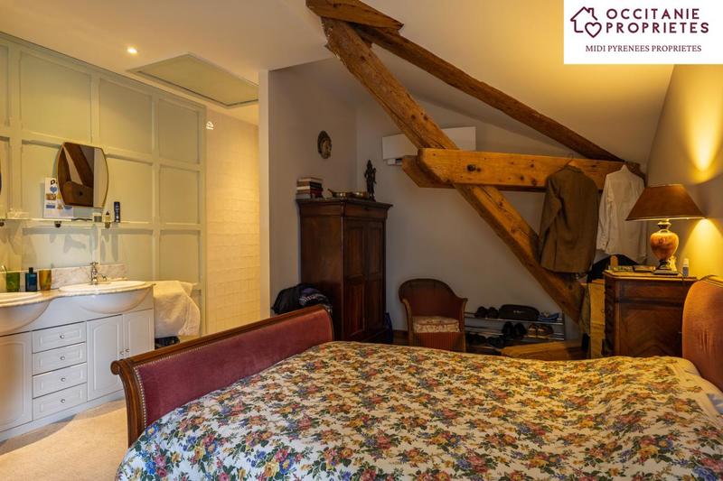 Maison de maîtres - 250 m² - 10 pièces