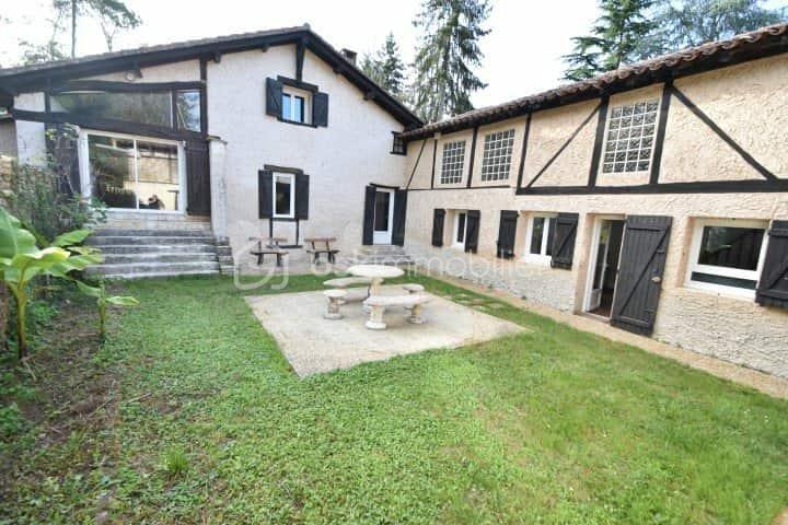 Maison ancienne - 287 m² - 7 pièces