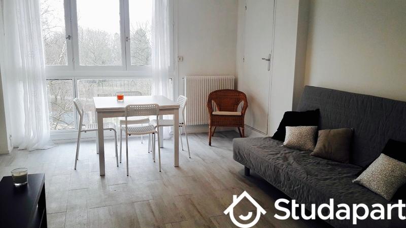 Chambre - 96 m² - 1 pièce