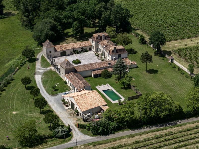 Château - 550 m² - 15 pièces