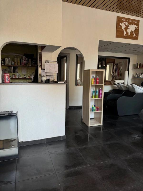 Magasins - 100 m² - 2 pièces