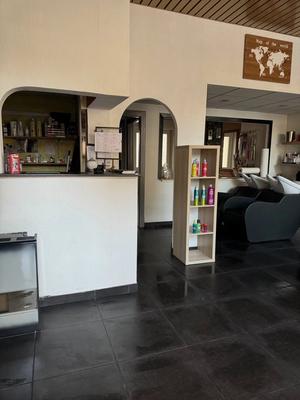 Magasins - 100 m² - 2 pièces