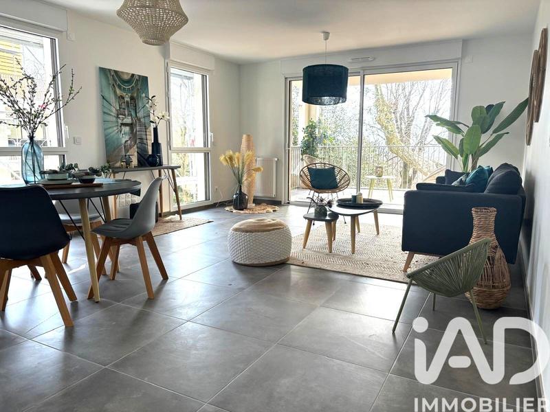 Appartement - 93 m² - 4 pièces