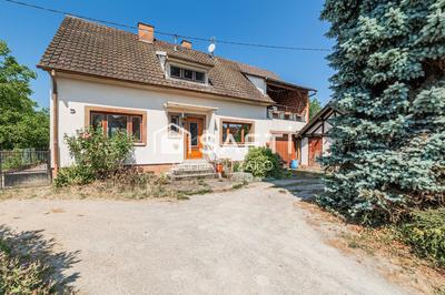 Maison - 202 m² - 7 pièces