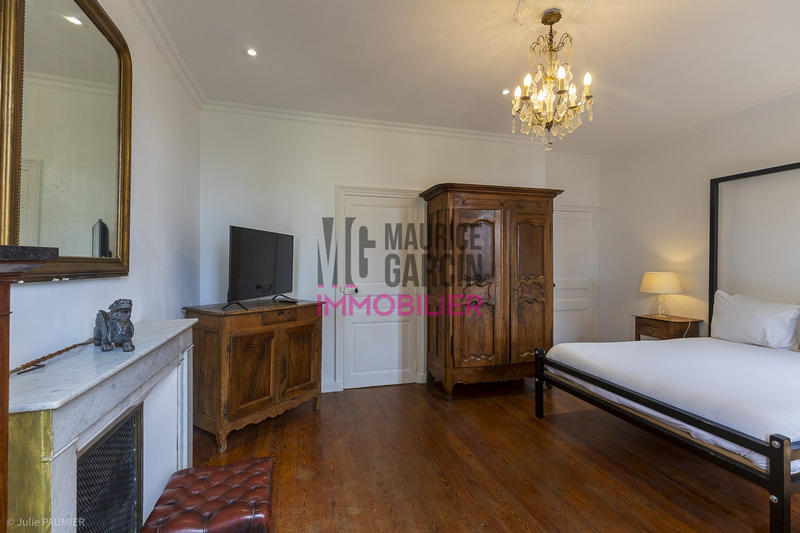 Maison - 330 m² - 14 pièces