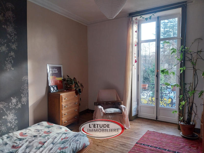 Appartement - 161 m² - 8 pièces