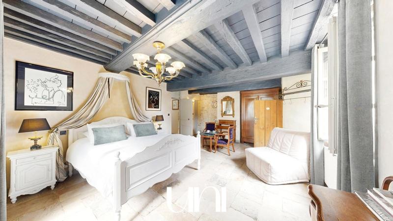 Maison - 300 m² - 9 pièces