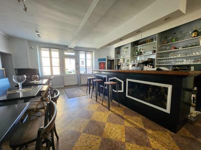 Appartement - 208 m² - 8 pièces