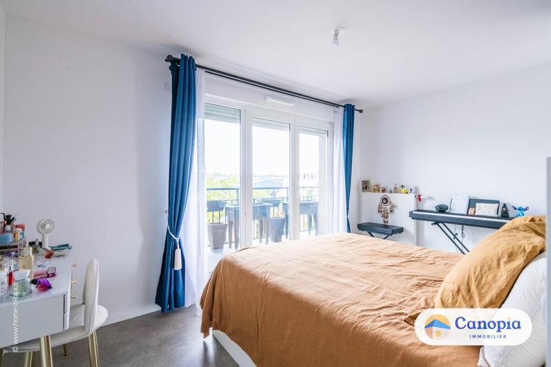 Appartement - 100 m² - 5 pièces