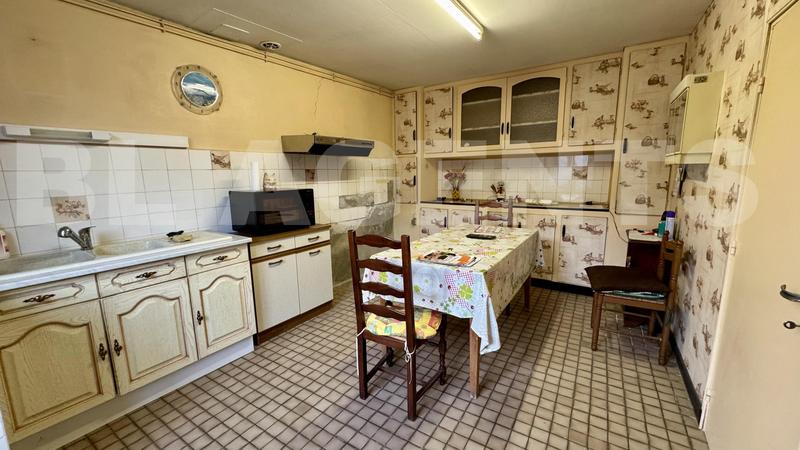 Maison - 231 m² - 7 pièces