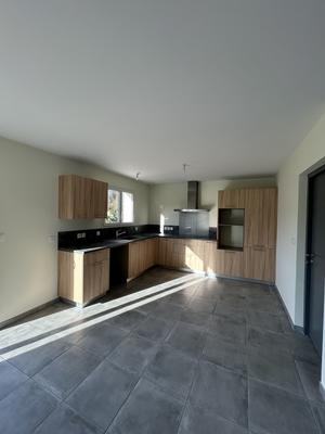 Maison - 92 m² - 4 pièces