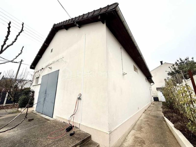 Local commercial - 146 m² - 2 pièces