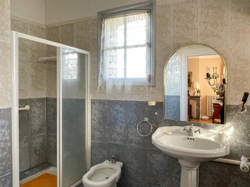 Maison - 585 m² - 10 pièces