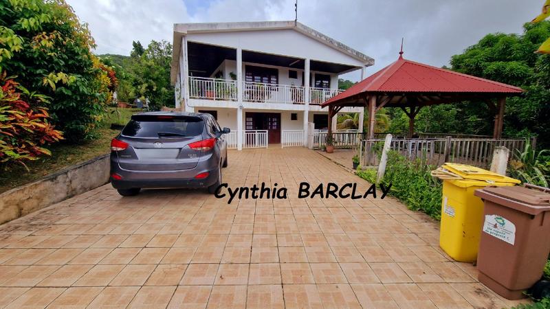 Maison - 300 m² - 8 pièces