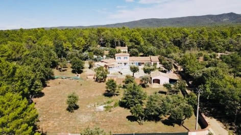 Propriété - 310 m² - 10 pièces