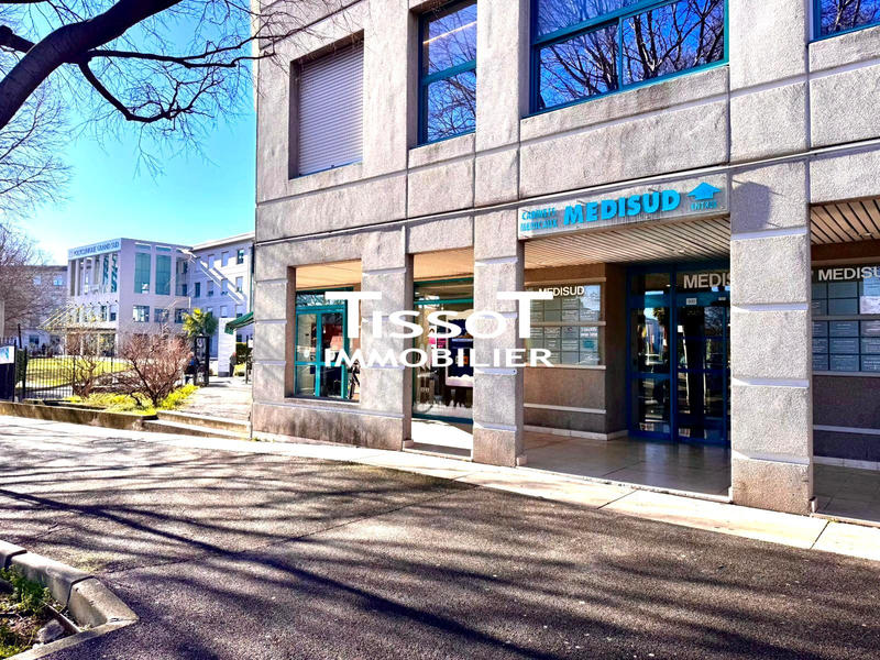 Bureau - 101 m² - 4 pièces