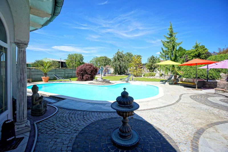 Maison - 195 m² - 7 pièces