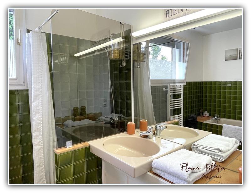 Maison - 213 m² - 8 pièces