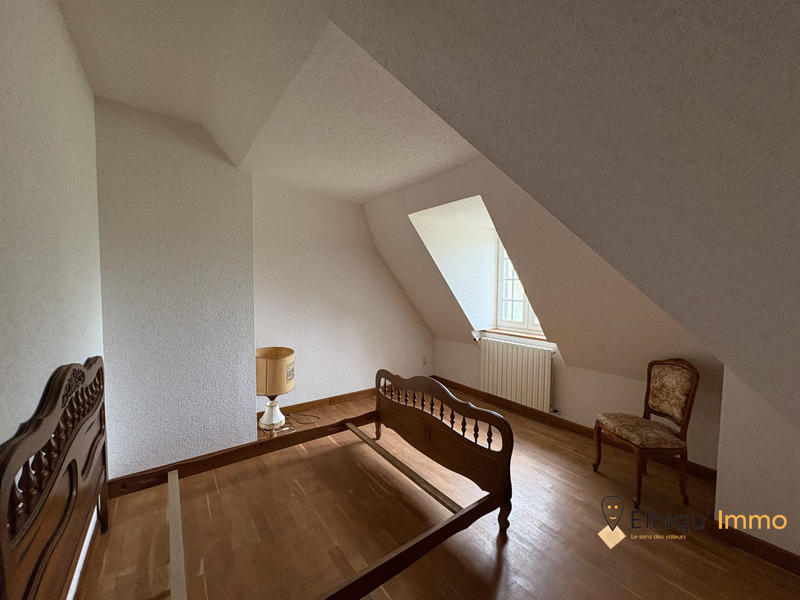 Maison traditionnelle - 290 m² - 8 pièces