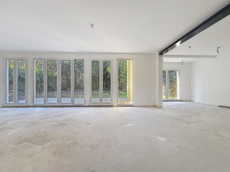 Maison - 260 m² - 10 pièces